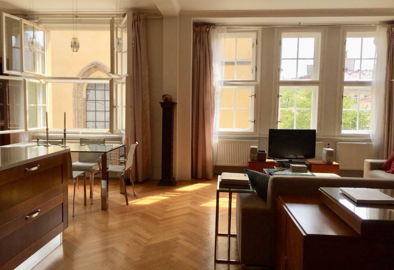 Spacious Elegance In The Heart Of Old Town Prague Extérieur photo