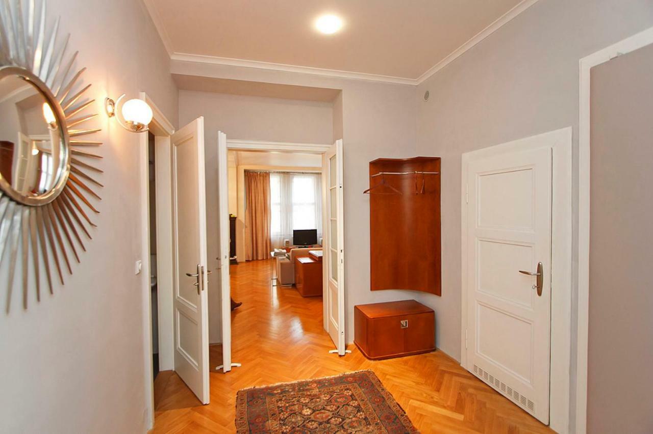 Spacious Elegance In The Heart Of Old Town Prague Extérieur photo