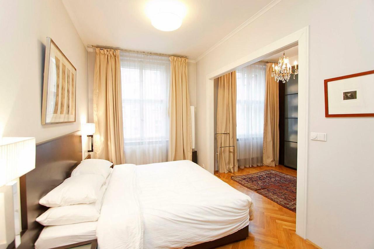 Spacious Elegance In The Heart Of Old Town Prague Extérieur photo